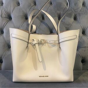 Michael Kors Emilia Large Pebbled Leather Cream Tote. Excellent used condition
